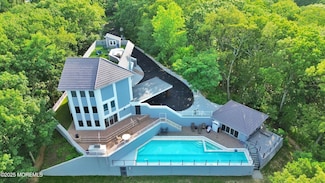 401 Overlook Dr, Neptune, NJ 07753