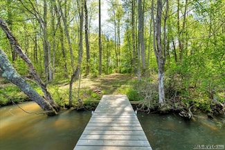 594 Ferry Landing Dr, Boydton, VA 23917