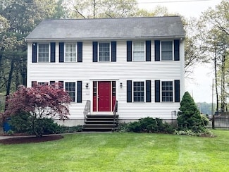 227 1/2 Pond St, North Billerica, MA 01862