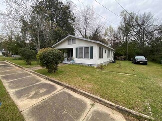 175 E Beech St, Cochran, GA 31014
