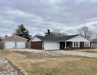3308 N Burgess Rd, Muncie, IN 47304