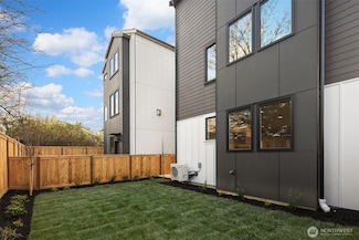 7122 44th Ave S, Seattle, WA 98118