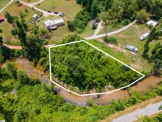 000 Whisper River Ln, Marietta, SC 29661