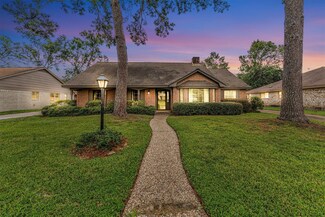 731 Rustyleaf Ln, Houston, TX 77090