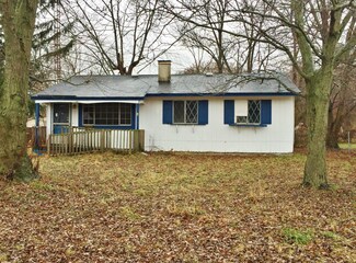 1172 Beverly Ct, Benton Harbor, MI 49022