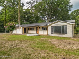 829 First St N, Wiggins, MS 39577