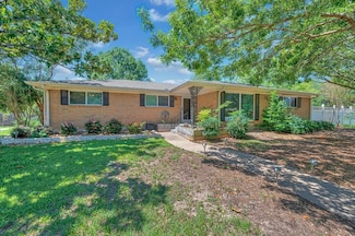 1732 Hilltop Dr, Waco, TX 76710