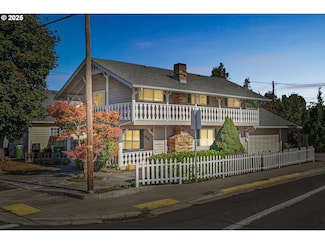 840 S 1st St, Cottage Grove, OR 97424