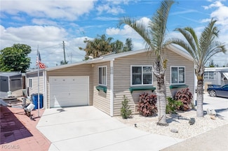 4828 Flamingo Dr, Saint James City, FL 33956