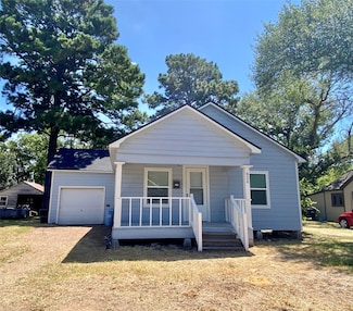 826 Fowlkes St, Sealy, TX 77474