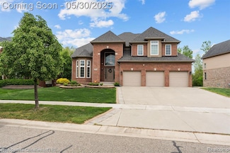 24516 Cavendish Ave E, Novi, MI 48375