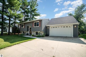 808 Whitney St, Mount Pleasant, MI 48858