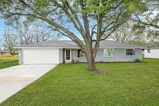 2827 Sinclair St, Pasadena, TX 77503