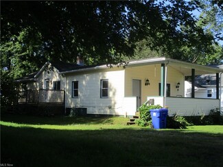 8 Olive St, Newton Falls, OH 44444