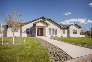 945 Timber Dr, Lander, WY 82520