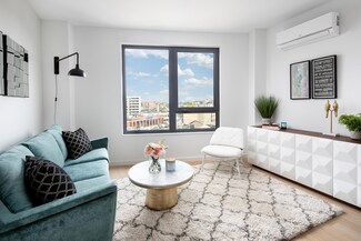 37-46 72nd St Unit 12J, Flushing, NY 11372