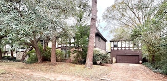1115 Woodbank Dr, Seabrook, TX 77586