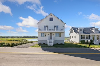 131 Webhannet Dr, Wells, ME 04090