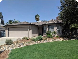 2342 W Elowin Ave, Visalia, CA 93291