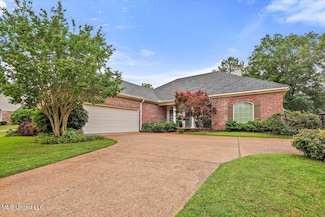176 Woodlands Green Dr, Brandon, MS 39047