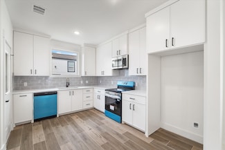 127 S Virginia St, La Porte, TX 77571