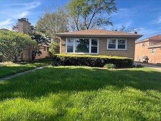 4538 Dempster St, Skokie, IL 60076