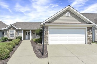 475 Falling Leaf Dr, Seven Hills, OH 44131