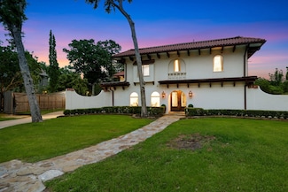 2 Warrenton Dr, Houston, TX 77024