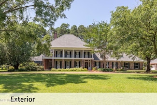 15 Twelve Oaks Place, Madison, MS 39110