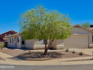 9011 E Weyburn Dr, Tucson, AZ 85730