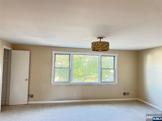 247 Merritt Ave, Bergenfield, NJ 07621