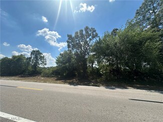 3707 40th St SW, Lehigh Acres, FL 33976