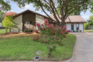 1308 Clubhouse Ct, Mansfield, TX 76063