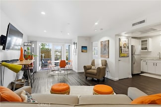 834 E 4th St Unit 29, Long Beach, CA 90802