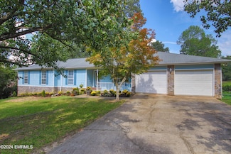 7480 Pineridge Dr, Meridian, MS 39305