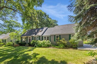 10 Birch Rd, Hampton, NH 03842