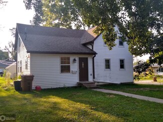 933 Center St, Grinnell, IA 50112