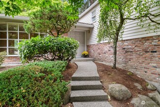 854 176th Ave NE, Bellevue, WA 98008