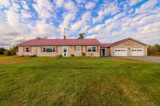 400 Hudson Rd, Corinth, ME 04427