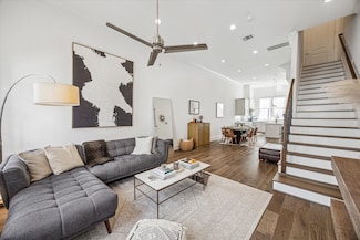 8764 Park Kolbe Ln, Houston, TX 77080
