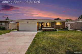 12860 E 14 Mile Rd, Warren, MI 48088