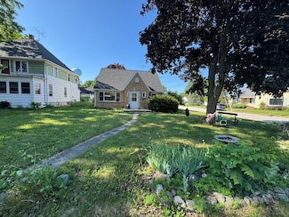 155 W Union Ave, Cedar Grove, WI 53013