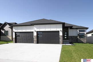10221 S 77th St, Lincoln, NE 68516