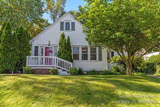 854 Hollywood St NE, Grand Rapids, MI 49505