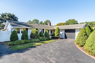 14 Rosslare Rd, Framingham, MA 01701