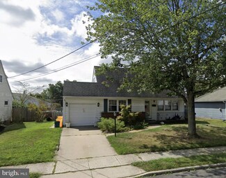 23 Mark Twain Dr, Trenton, NJ 08690