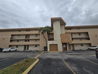 8897 Fontainebleau Blvd Unit 302, Miami, FL 33172