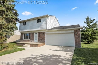 22046 Nelson St, Woodhaven, MI 48183