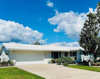 341 Pine Tree Rd, Venice, FL 34293