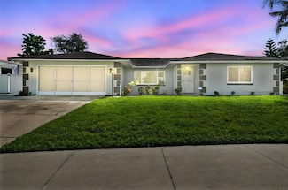 909 Whitewood Dr, Deltona, FL 32725